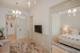 PORTO DELUXE APARTMENTS & GUESTHOUSE