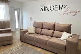 Singer’s Lounge