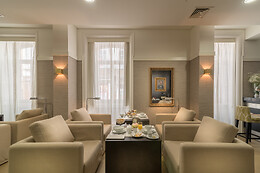 UNIVERSAL BOUTIQUE HOTEL