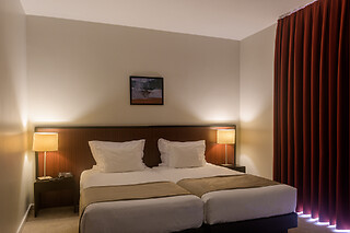 Duas noites em quarto duplo com pequeno-almoço para 2 em Hotel Torre Mar*** em Póvoa de Varzim (Porto)