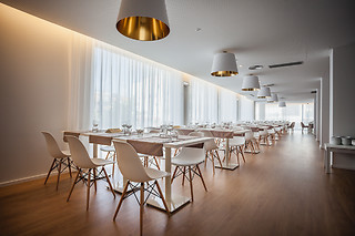 1 noite em suite com pequeno-almoço e jantar para 2 | Essence Inn Marianos Hotel - Fátima