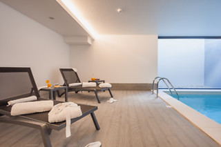 1 noite em suite com pequeno-almoço e jantar para 2 | Essence Inn Marianos Hotel - Fátima