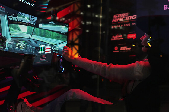 SIMRACING by LET ROOM - photo 2