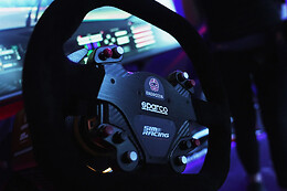 SIMRACING by LET ROOM