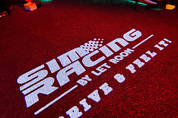 SIMRACING by LET ROOM