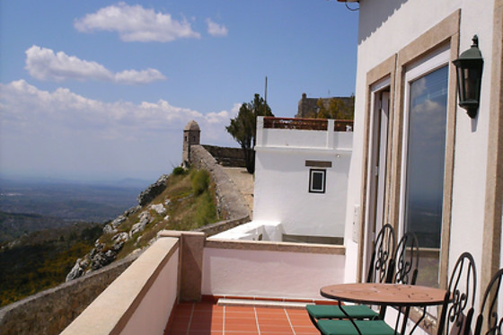 Uma noite em quarto duplo/twin com pequeno almoço em Casa da Árvore em Marvão (Portalegre)