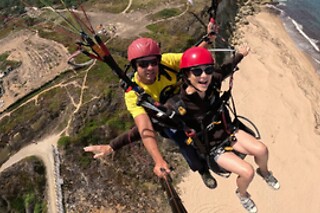 Voo de parapente com GoPro para 1 | Fly Lisbon Paragliding - Costa da Caparica