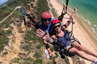 Voo de parapente com GoPro para 1 | Fly Lisbon Paragliding - Costa da Caparica
