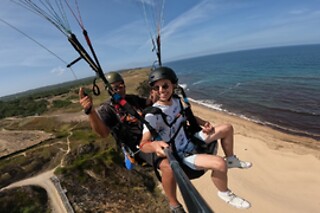 Voo de parapente com GoPro para 1 | Fly Lisbon Paragliding - Costa da Caparica