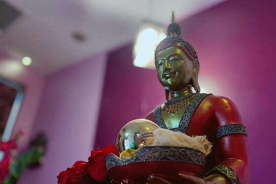 Massagem relaxante e massagem com ervas para 1 by Sukke Thai Massage em São Sebastião da Pedreira (Lisboa)