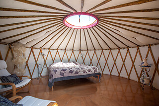 Duas noites em Yurt ou Lotus com pequeno-almoço para 2 em Quinta Antes o Vento em Vimeiro (Leiria)