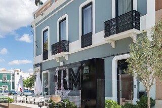 Uma noite em suite com pequeno almoço para 2 em RM Guest House - The Experience**** (Setúbal)
