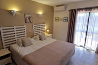 Uma Noite em Quarto Duplo/Twin para 2 | Casa Rosa Montes, Lagos (Faro)