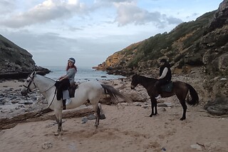 Passeio romântico a cavalo na praia da Samarra para 2 | Quinta do Banco - Sintra