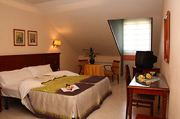 HOSTAL SIETE PICOS