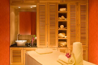 Acesso ao Circuito de Águas + Massagem de Relaxamento para 1 | AMAI SPA by Hotel Dolce Camporeal - Torres Vedras