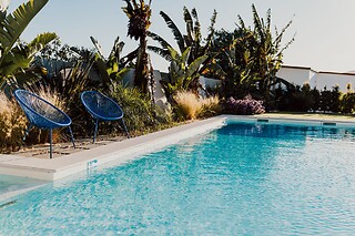 Duas noites em quarto duplo/twin com pequeno-almoço | Vila Milreu Guest House (Estoi, Faro)