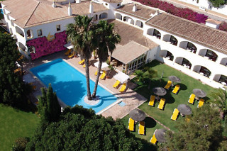1 noite com pequeno-almoço para 2 junto ao mar | Cerro da Marina Hotel 3* - Albufeira