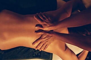 Uma Massagem relaxamento localizada (25 min) para 2 | Spaccio Essência​ Paredes (Paredes, Porto)