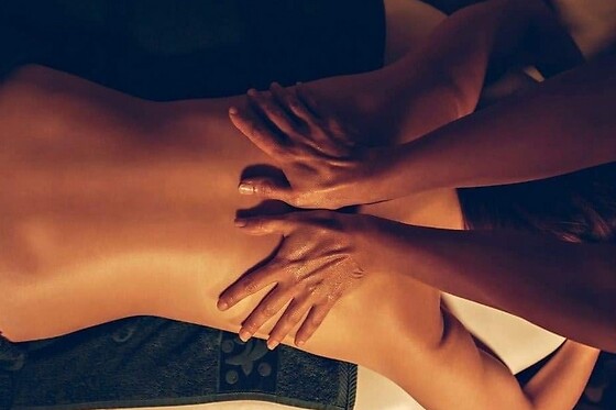 Uma Massagem relaxamento localizada (25 min) para 2 | Spaccio Essência​ Paredes (Paredes, Porto)