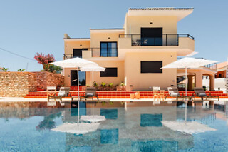Uma noite em suite King com pequeno-almoço para 2 | Villa dos R's (Avis)