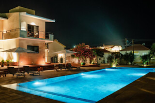 Uma noite em suite King com pequeno-almoço para 2 | Villa dos R's (Avis)