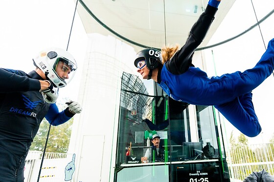 Experiencia de voo em Túnel de Vento para 1 criança | DreamFly Indoor Skydiving Porto (Maia, Porto)