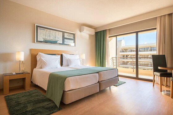 Uma noite com pequeno-almoço e acesso ao Spa para 2 | Vila Galé Marina (Vilamoura)