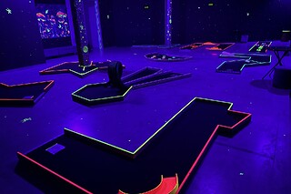 Mini Golfe Indoor - Bilhete para 2 adultos | Minigolfexiste (Leiria)