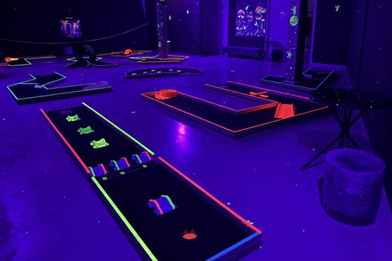 Mini Golfe Indoor - Bilhete para 2 adultos | Minigolfexiste (Leiria)