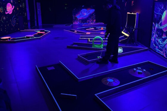 Mini Golfe Indoor - Bilhete para 2 adultos | Minigolfexiste (Leiria)