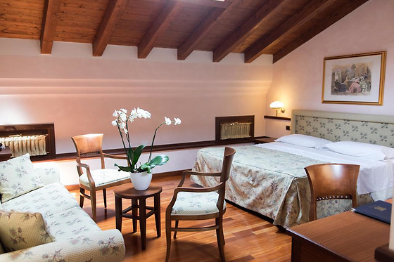 Phi Albergo dei Medaglioni - photo 0