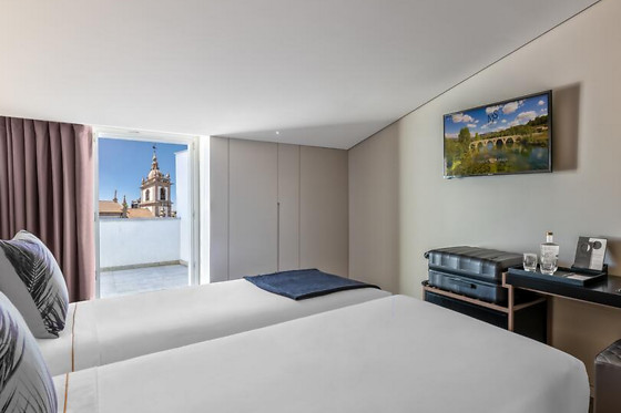 Uma noite em quarto duplo com pequeno-almoço | Hotel Moon & Sun Braga