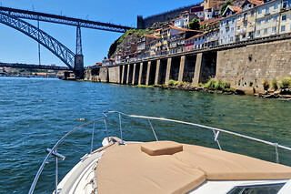 Passeio de barco pelo Rio Douro com Prova de vinho para 1 | Leçadouro (Porto)