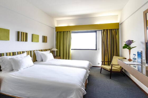 Duas noites em quarto com pequeno-almoço e acesso ao Spa para 2  | Hotel Golf Mar Vimeiro (Vimeiro, Torres Vedras)