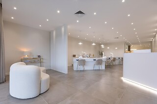 Reflexologia de mãos e pés a 2 by Cosmo Clinic em Odivelas (Lisboa)