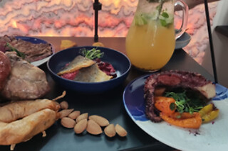 Um almoço ou jantar para 2 em Regateira Gastrobar (Porto)