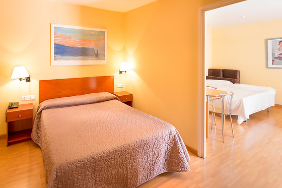 APARTHOTEL BERTRAN - photo 0