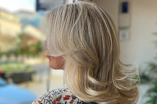 Corte + Escova para cabelo médio - 1 pessoa | Eliane Melo by Bella Garbo - Alverca do Ribatejo