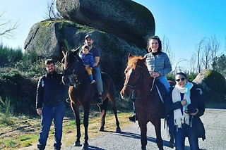 Passeio Equestre pelas Paisagens da Serra da Estrela + Visita à Quinta da Coragem para 2 | Várzea de Meruge (Guarda)