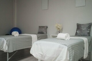 Uma massagem desportiva e relaxante corpo inteiro (50m) para 1 | Clínica Morabeza Bem Estar (Amadora)