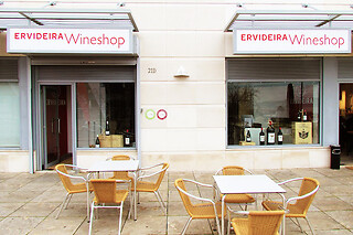 Prova cega de vinhos e degustação de produtos alentejanos para 2 | Ervideira Wine Shop Lisboa - Restelo