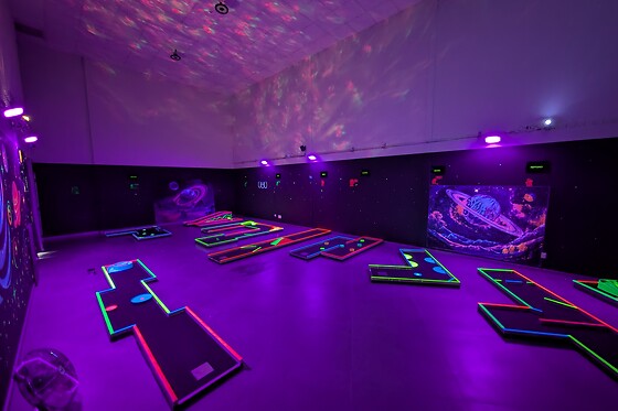 Mini Golfe Indoor - Bilhete para 2 adultos | Minigolfexiste (Leiria)