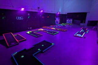 Mini Golfe Indoor - Bilhete para 2 adultos | Minigolfexiste (Leiria)