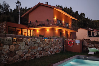 Uma noite em master suite com pequeno-almoço, acesso ao spa e experiência gastronómica | Fragas do Cabril Eco & Wellness Lodge (Lousã, Coimbra)