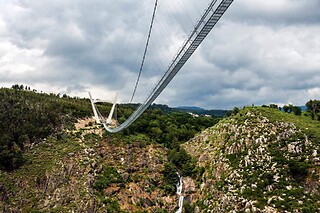 Tour às Aldeias do Xisto e Ardósia com visita à Ponte 516 e aos Passadiços para 2 em Corga Tours em Arouca (Aveiro)
