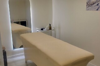 Uma massagem premium à escolha para 1 | C’alma Clinic & Academy | Montijo