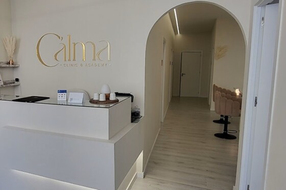 Uma massagem premium à escolha para 1 | C’alma Clinic & Academy | Montijo