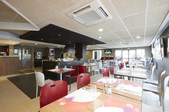 Hôtel Campanile Blanc Mesnil - photo 9