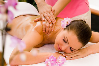 Massagem com óleo quente para 1 | Nuad Thai, São Sebastião (Lisboa)
